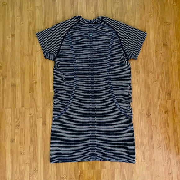 Lululemon Swiftly Short Sleeve - Sz 6 - Picture 3 of 4